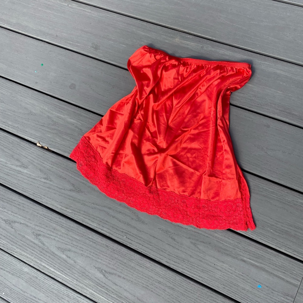 Red slip skirt